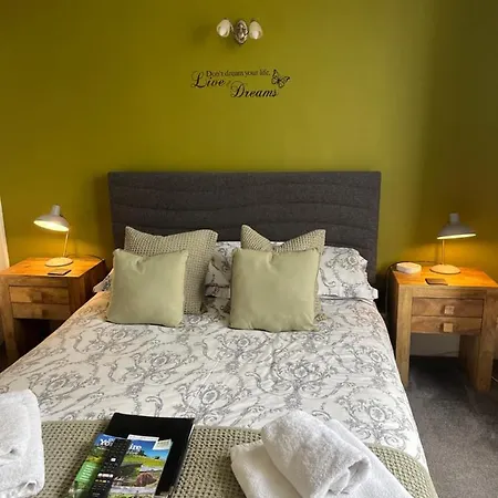 Konukevi Wentworth 4*